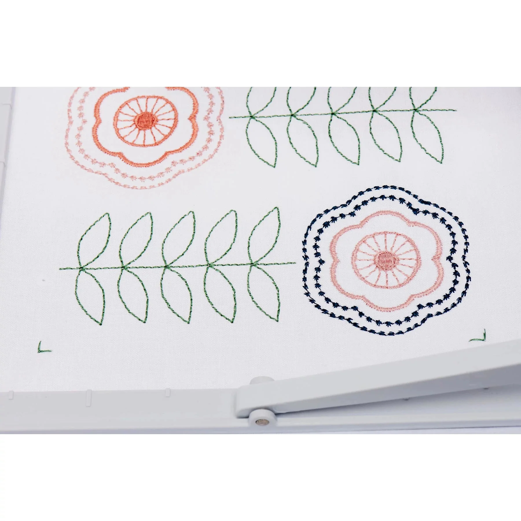 HUSQVARNA® VIKING® Mega Endless Embroidery Hoop 260 x 150 mm 3 HUSQVARNA® VIKING® Mega Endless Embroidery Hoop 260 x 150 mm